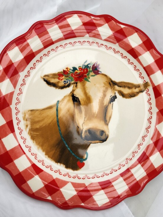 The Pioneer Woman Other - Four (4) Pioneer Woman Red & White Gingham w/Cow Pattern 8.5" Plates Never Used